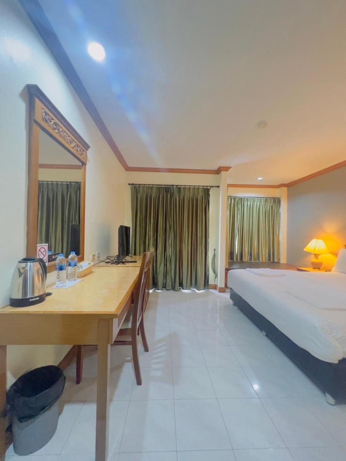 Hotel Royal Vista Patong Exteriér fotografie